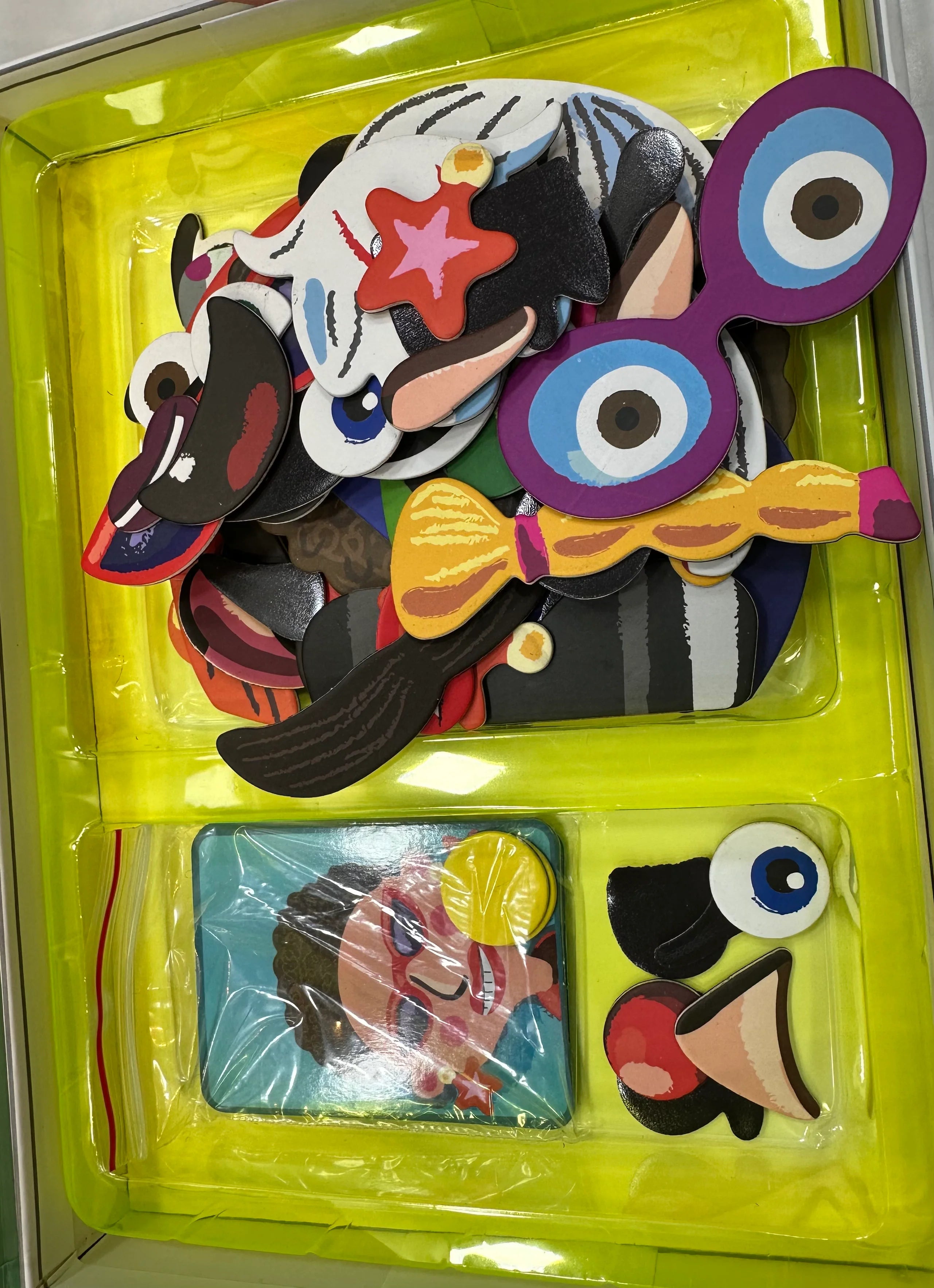 Magnetic Face Changing Puzzle Game - 67 Pieces.